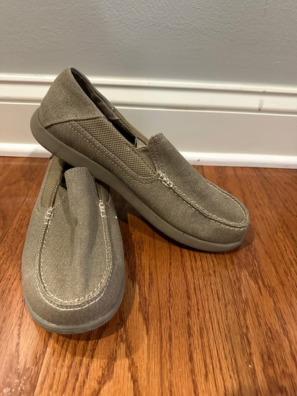 Crocs 7 Canvas slip on shoes tan - Men's size 7